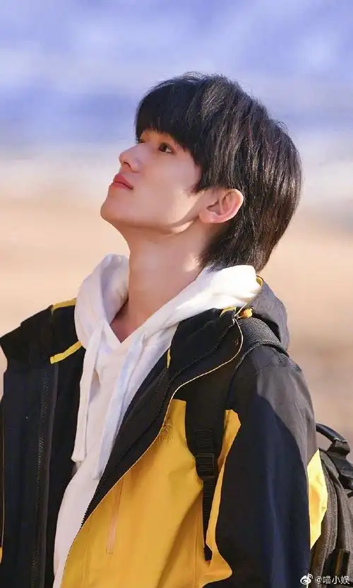 宋亚轩侧颜鲨yyds!