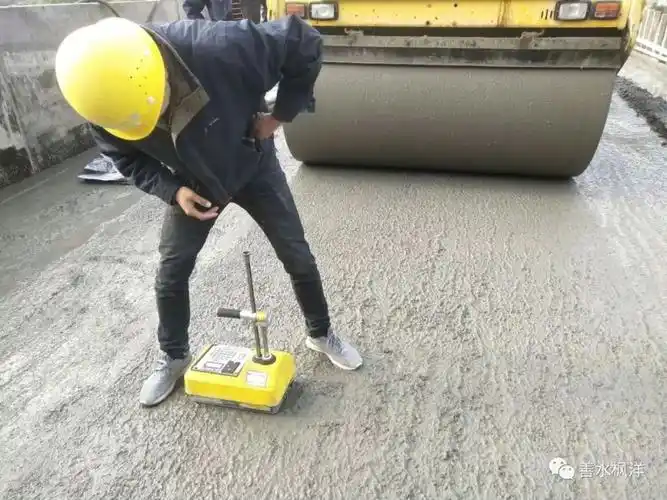 速看上存大坝碾压砼施工全面完成