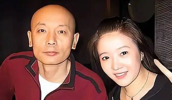 妹妹远在美国,父母也已离世,如今66岁无儿无女的葛优如何了_葛大侠