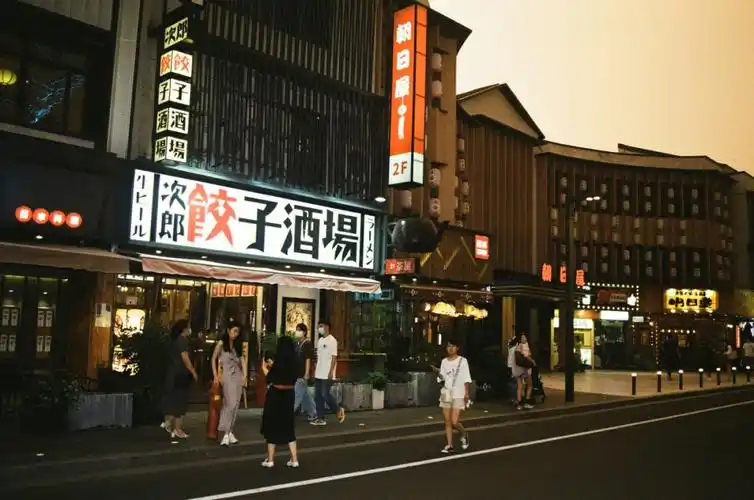 任意门闪现日本街头其实是苏州淮海街啦