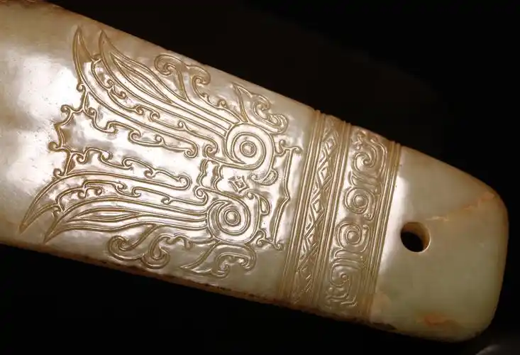 石家河 蝉纹玉钺