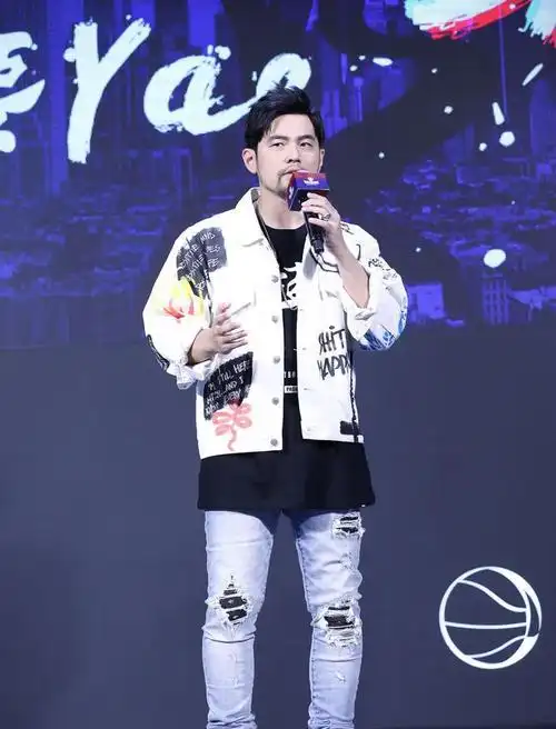 周杰伦与曾经的主子吴宗宪破冰和解上热搜,后脚就被曝出轨空姐阮芳婷