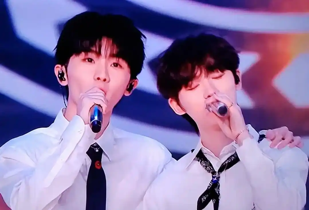 好家伙,东方卫视是懂cp的!#祺鑫 #文轩 #翔霖 #东 - 抖音