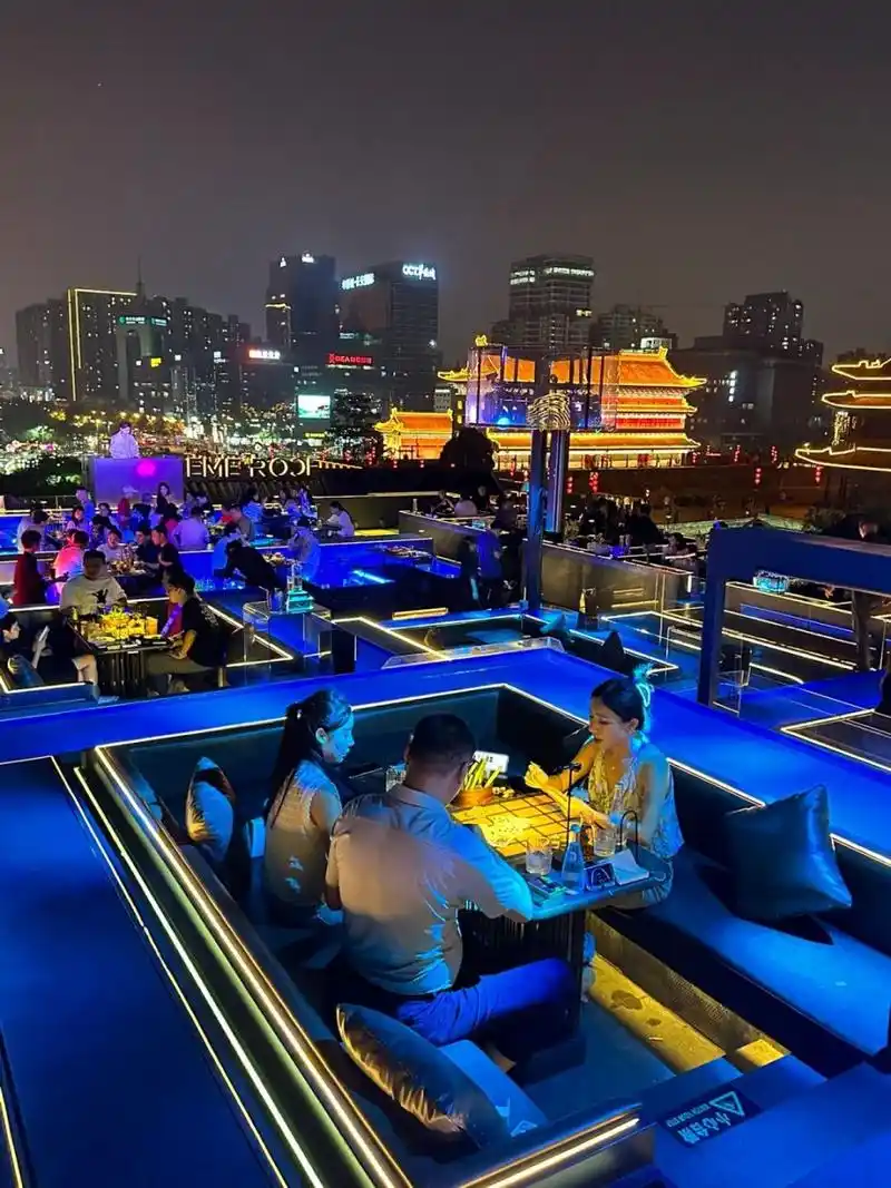 西安的餐酒吧环境都这么哇塞吗? 全露天360°观景!