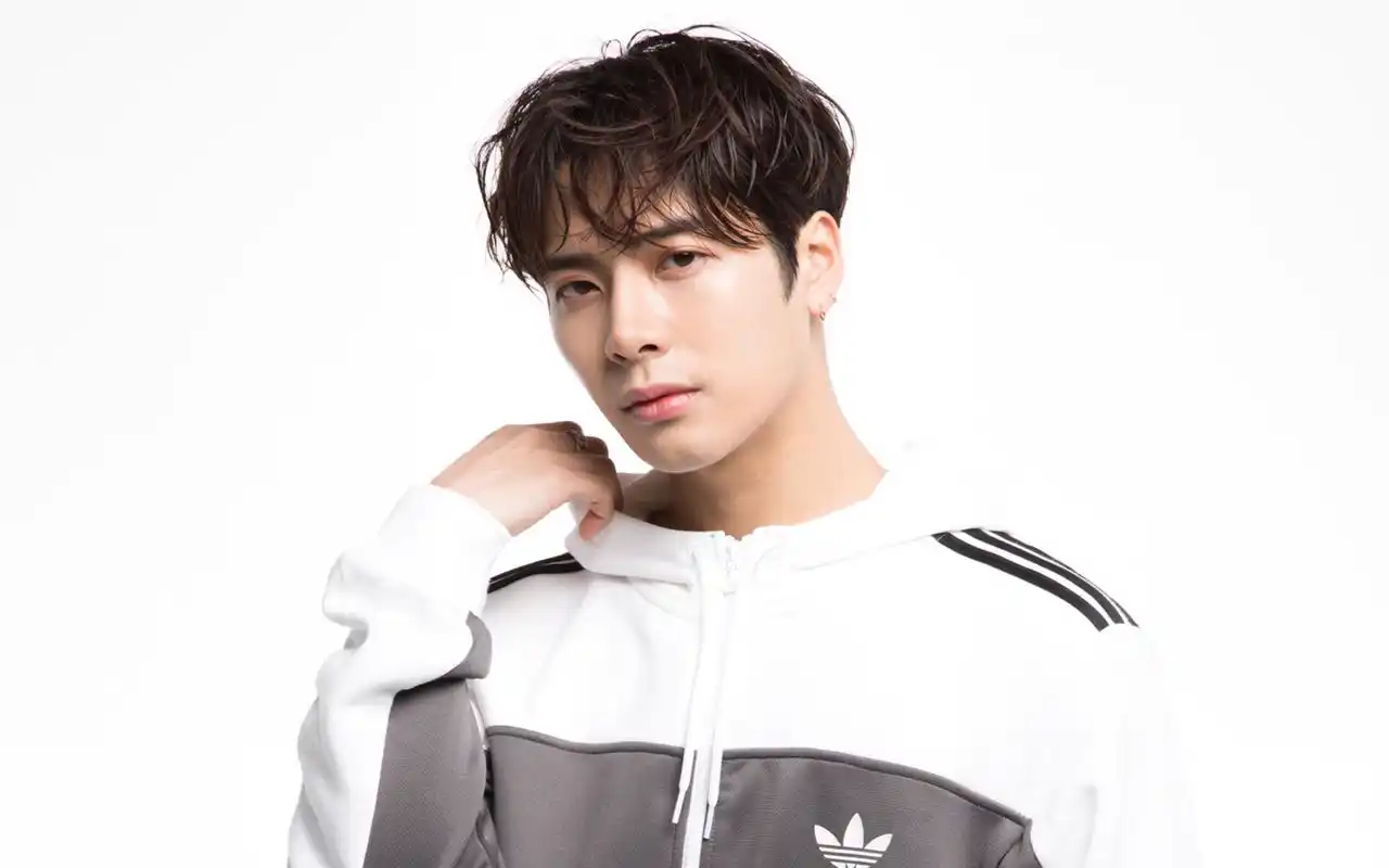 王嘉尔运动风帅气写真图片壁纸高清大图预览1920x1080_大陆明星下载