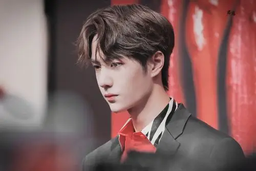 王一博 crlogo .壁纸