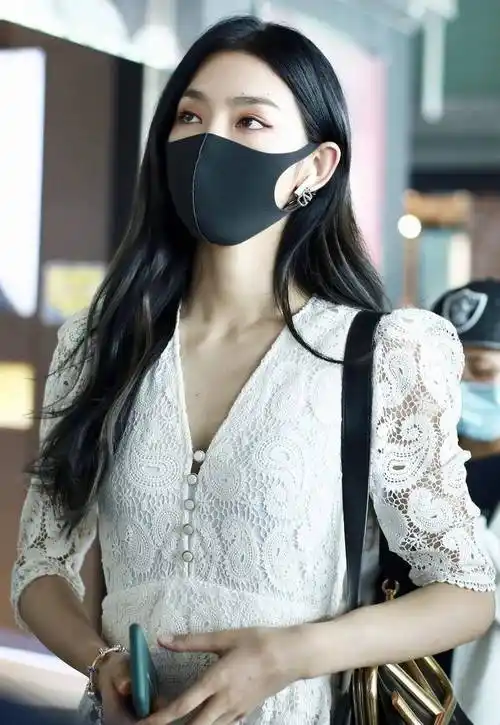 蒙面佳人-戴着口罩的美女们,个个都是一线明星哦_黑色_圆规_长发