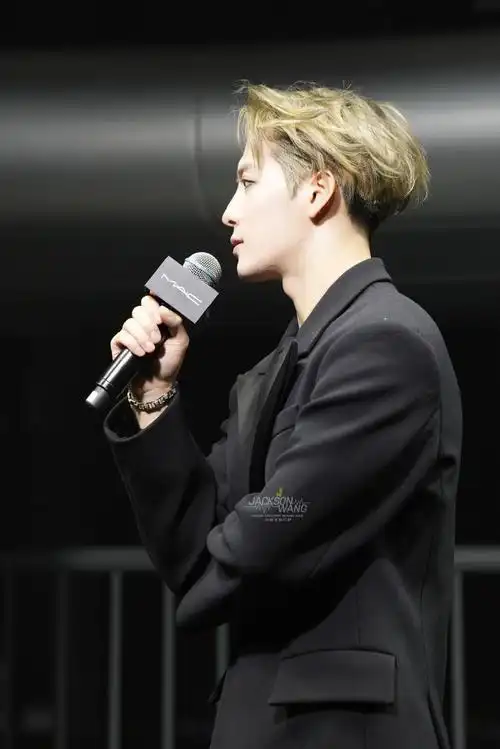 王嘉尔今日直播状态##王嘉尔星耀妆