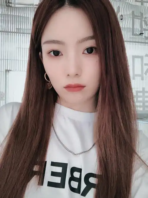 陈卓璇清新甜美自拍图片