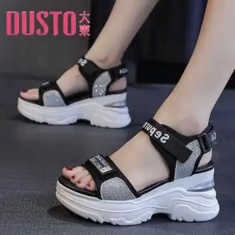 大东运动凉鞋女夏季新款百搭网红松糕厚底坡跟平底学生软底沙滩鞋银色