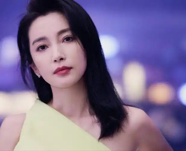 回顾任泉李冰冰不是我们班漂亮的但她有张绝美照片特吸引导演