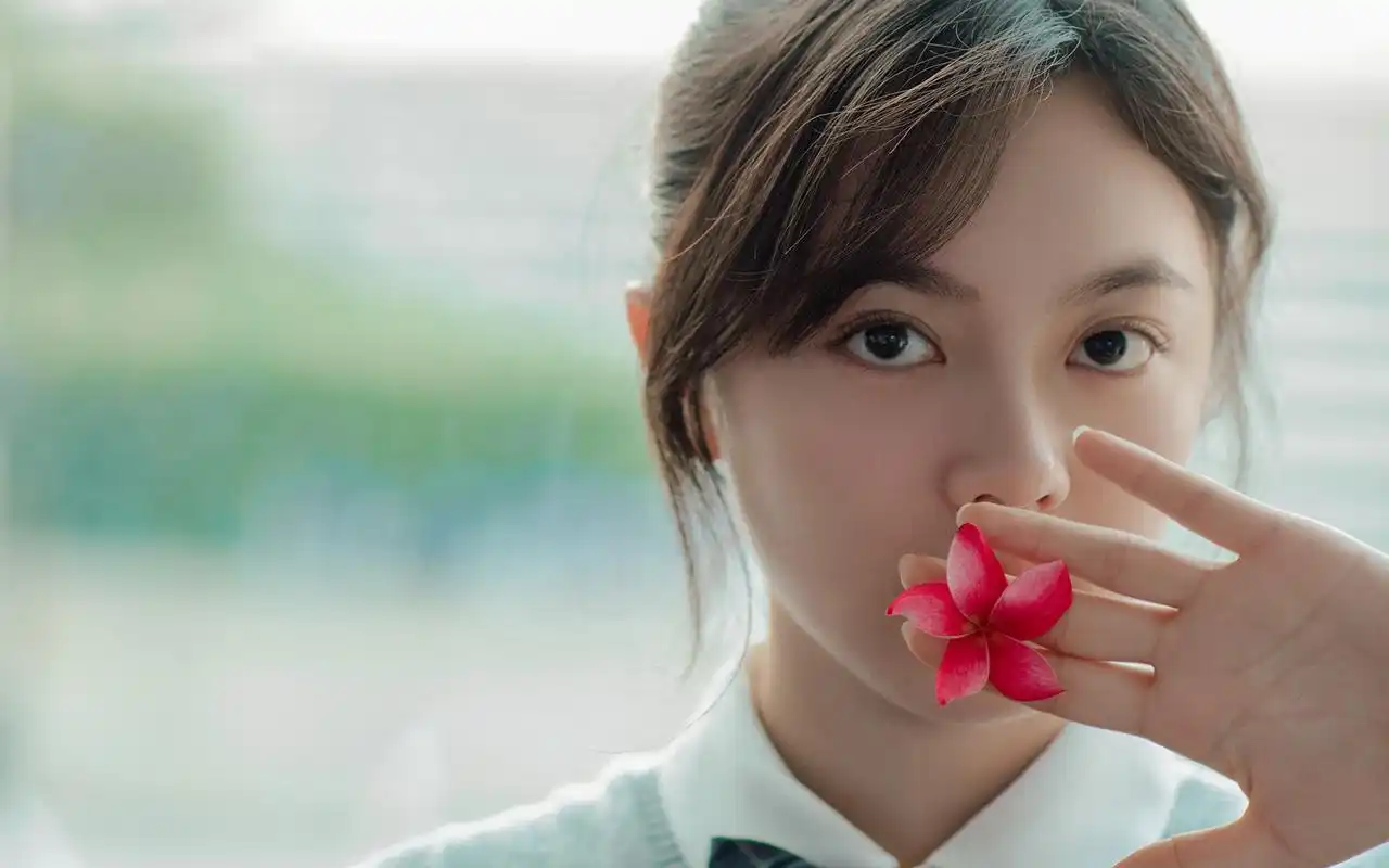 赵今麦毕业制服高清桌面壁纸