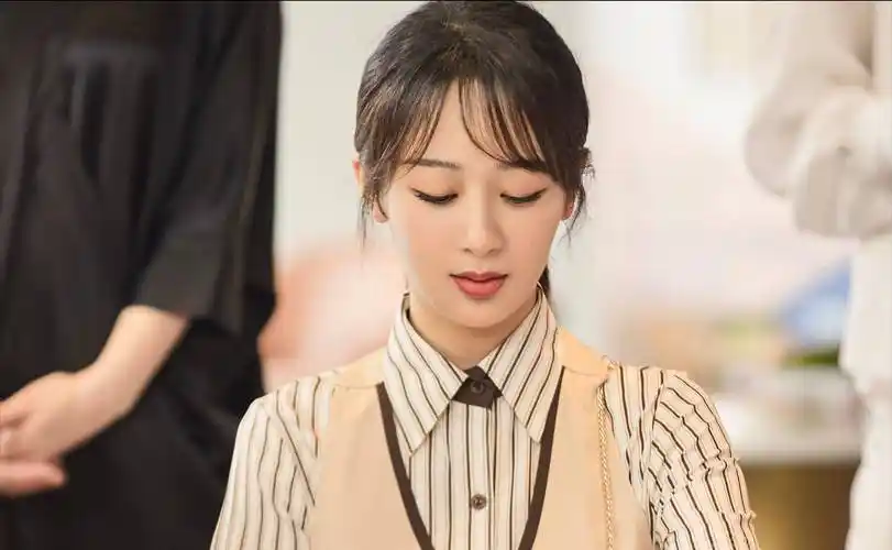 有很多粉丝质疑杨紫忘记了初衷,实际上是粉丝完全不了解杨紫,在豆瓣