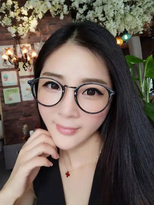 国字脸适合什么眼镜_女国字脸适合什么眼镜-万县网