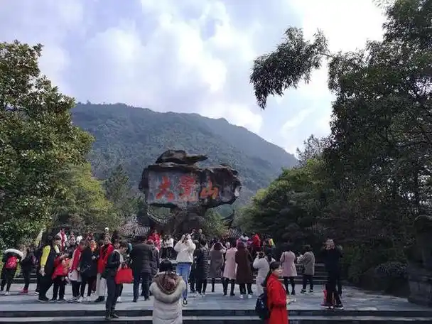 大觉山位于江西省抚州市资溪县境内,是一座集自然生态和佛教文化于