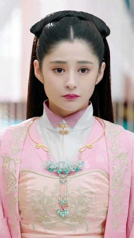 李心艾发福明显脸被吐槽像泡发的馒头直言减肥压力大