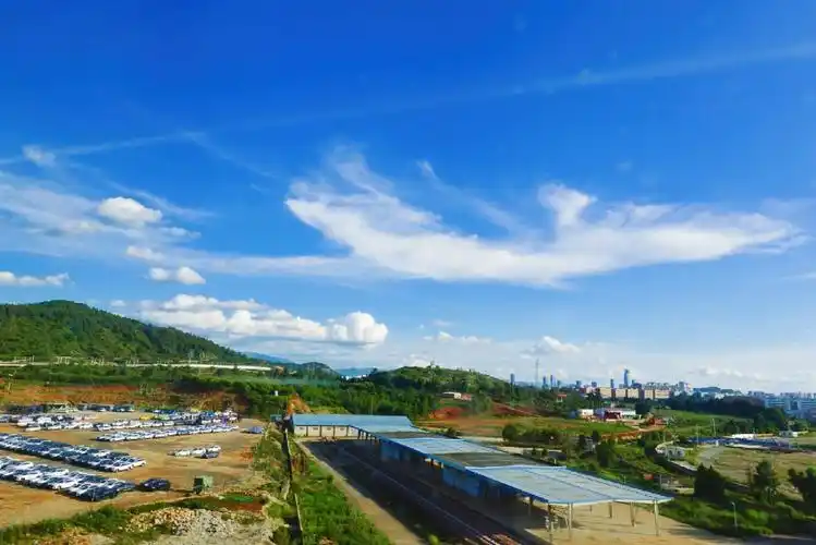 高铁风景夏日光影