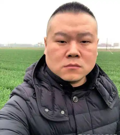 不管是相声,还是电影,都表现的非常有趣味和幽默,在负责表情包和搞笑