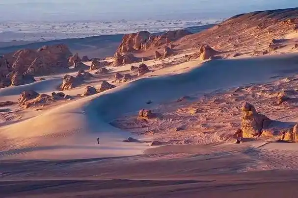 罗布泊神秘事件 罗布泊为什么不让进