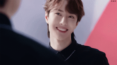 200527 高露洁宣传片 截修「笑出强大」 @uniq-王一博 cr:logo 禁二改