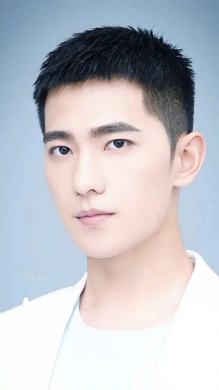 男生的发型你了解吗,快来看看有没有适合你的