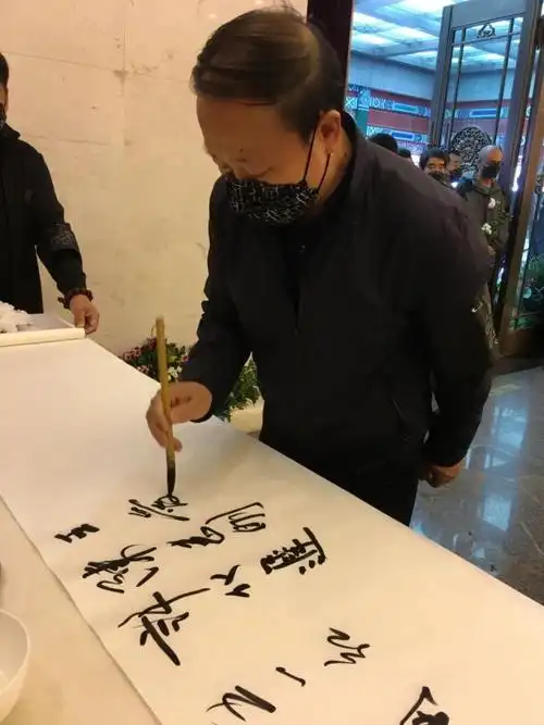 书画家王爱军出席恩师李小可先生告别仪式