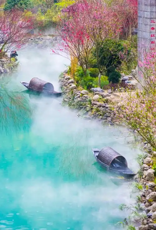 经过闭园升级后的桃花源以桃花源记为索引,最大限度地还原了世外桃源