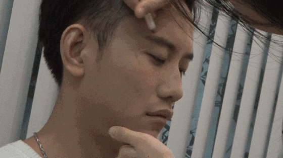 实测!男生化妆前后的对比照,吓得我脸都绿了!