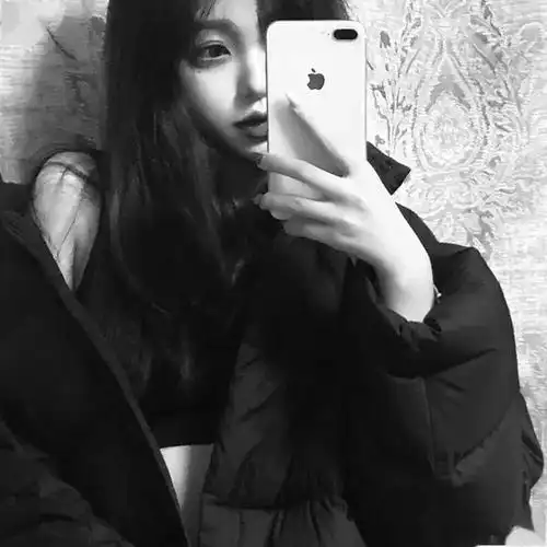 【微信头像】女半身黑白