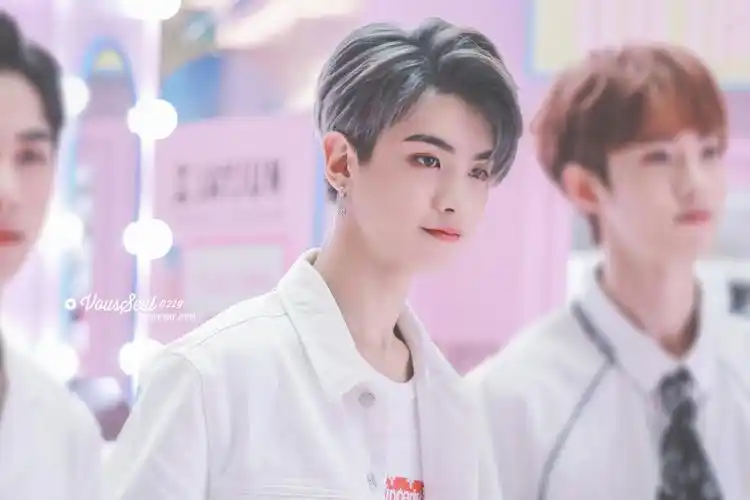 微博@tttangsiqi 黄明昊 - 堆糖,美图壁纸兴趣社区