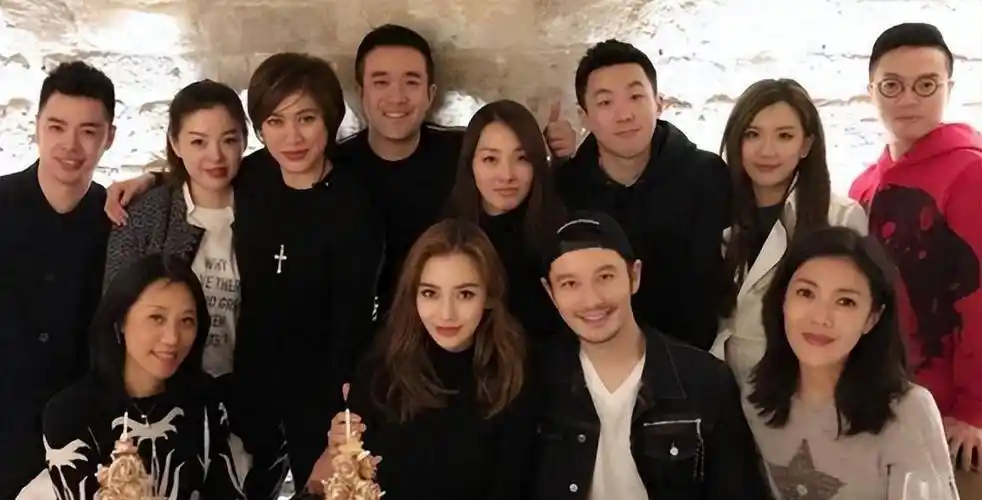 请一张杨颖生日合照,充分说明娱乐圈中的"人走凉茶"_影响力_作品_合作