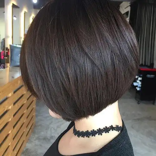 波波头发型搭配这样的颜色,今年最流行