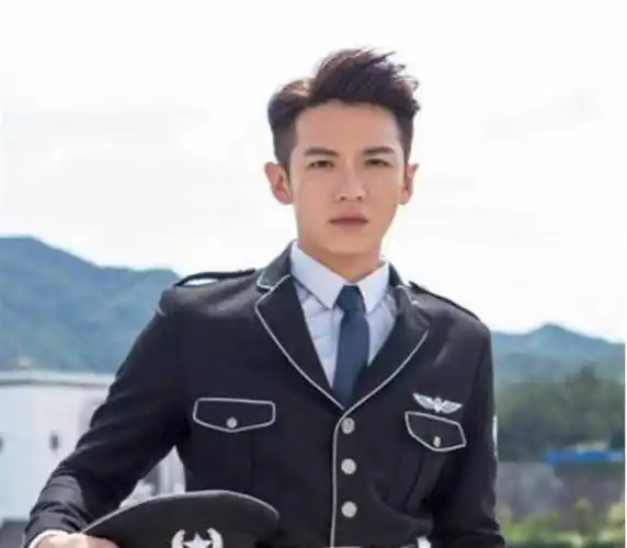 柯震东难忘《捉妖记》,接连蹭《捉妖记》的热度,网友却并不买账_什么