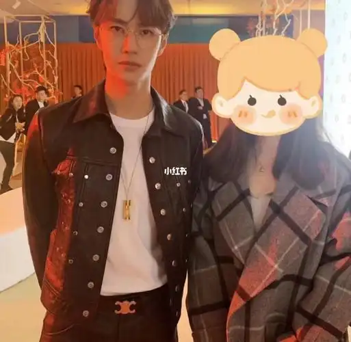 王一博同款celine皮带