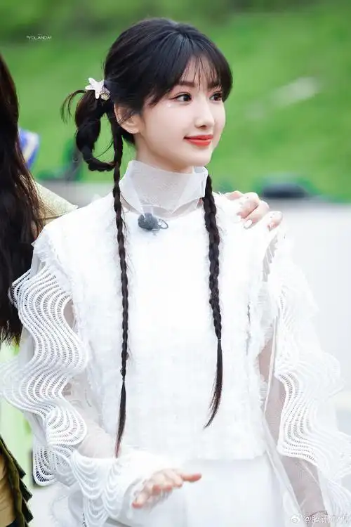 毛晓彤水母伞好仙