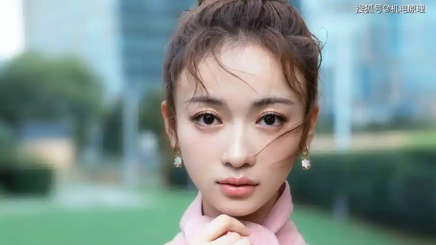 高清无水印美女明星吴谨言桌面壁纸下载14张