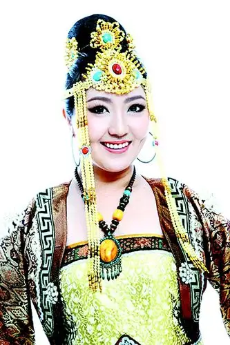 《等你来草原》等一系列脍炙人口的歌曲而走红的蒙古族歌手格格,在