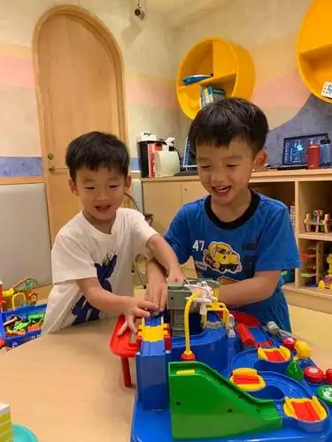 娱乐圈星二代里的海尔兄弟们,都可爱又帅气