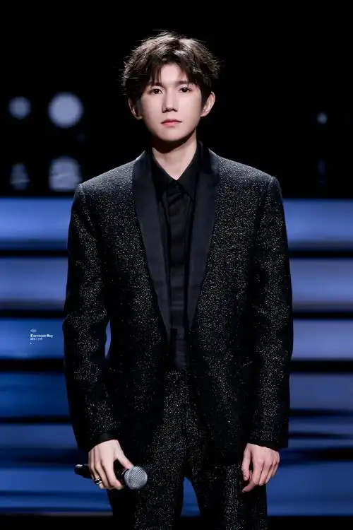 王源我看见两朵一样的云##王源电影盗火者