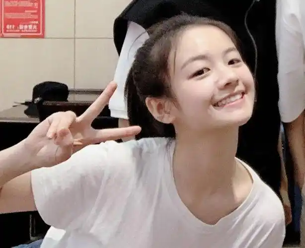 进来看看小时候的李庚希吧,体验下养娃的感觉(实在不知道取什么标题了