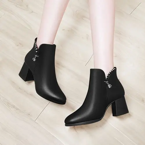 【秋冬新品】时尚优雅水钻尖头粗跟高跟深口裸靴女短靴