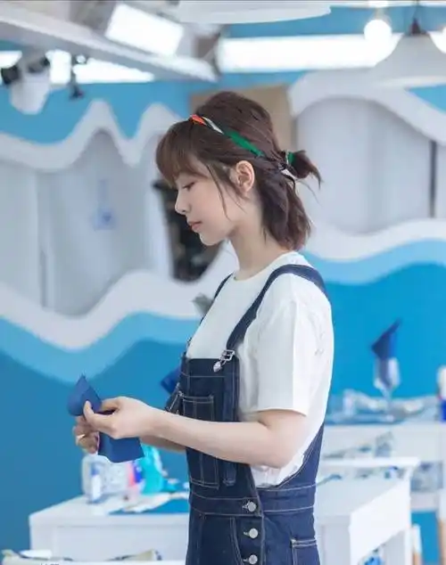 杨紫的发型怎么能这么美太适合短发的女孩儿了青春又靓丽