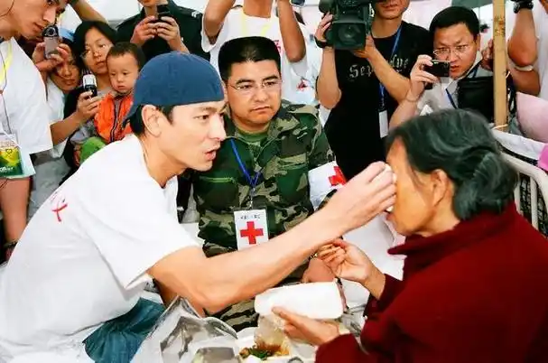 提携后辈,热衷于慈善,刘德华的美德让电影行业代代相传