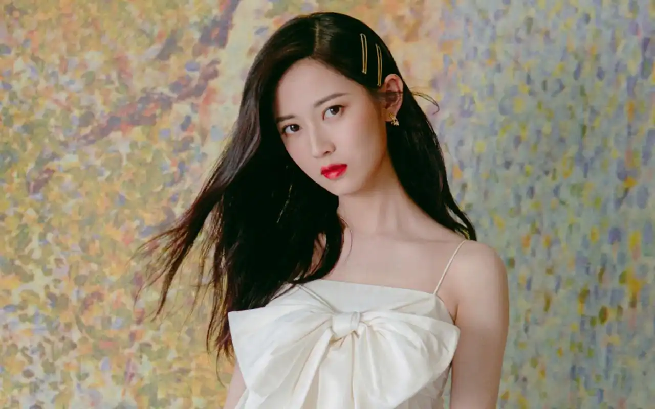 陈钰琪性感白裙写真桌面壁纸