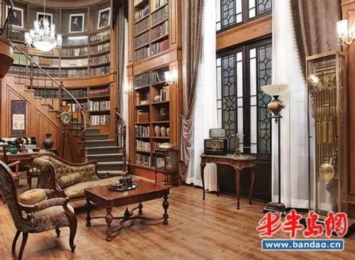 3/21 其实,全智贤和金秀贤两人在戏中居住的房子都不是真实的住房