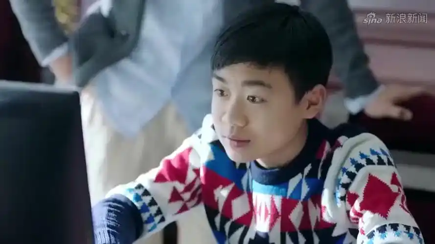 鸡毛飞上天:陈路真是一天才,电脑玩的头头是道,不愧陈江河儿子