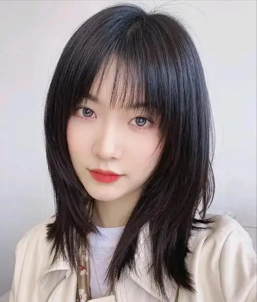 下巴很短的女生好吗,脸短下巴短的女生发型