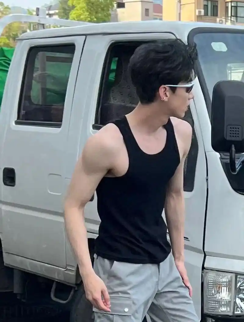 白敬亭|94肌肉亭壁纸|我真的爱007515 穿衣显瘦脱衣有肉大抵