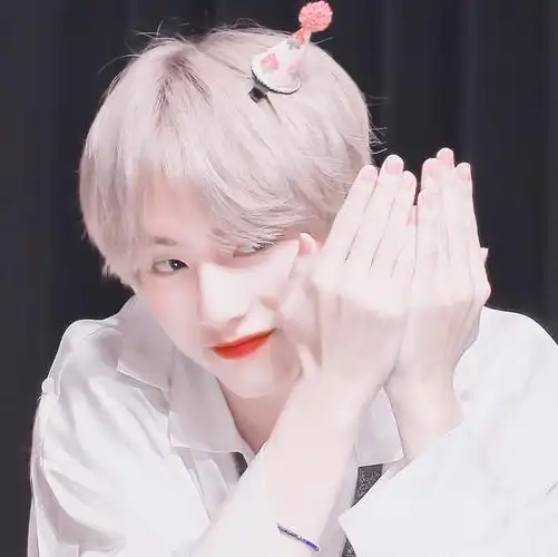 可奶可萌的泰泰 v/金泰亨 cr.taeholic_1230 闵雨汐