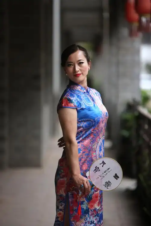 穿旗袍的女人最美